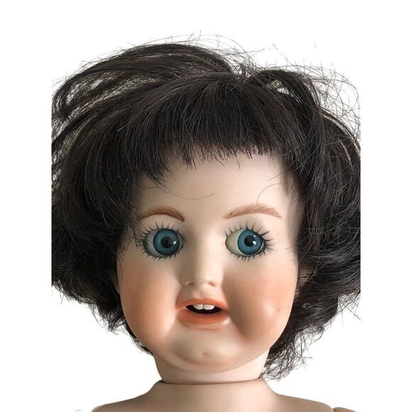 SIMON & HALBIG Porcelain Doll Repro by Doris 126/10 1984 - Picture 2 of 8